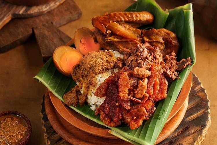 Gudeg Sempit Cilacap: Antrean Mengular Tiap Maghrib!